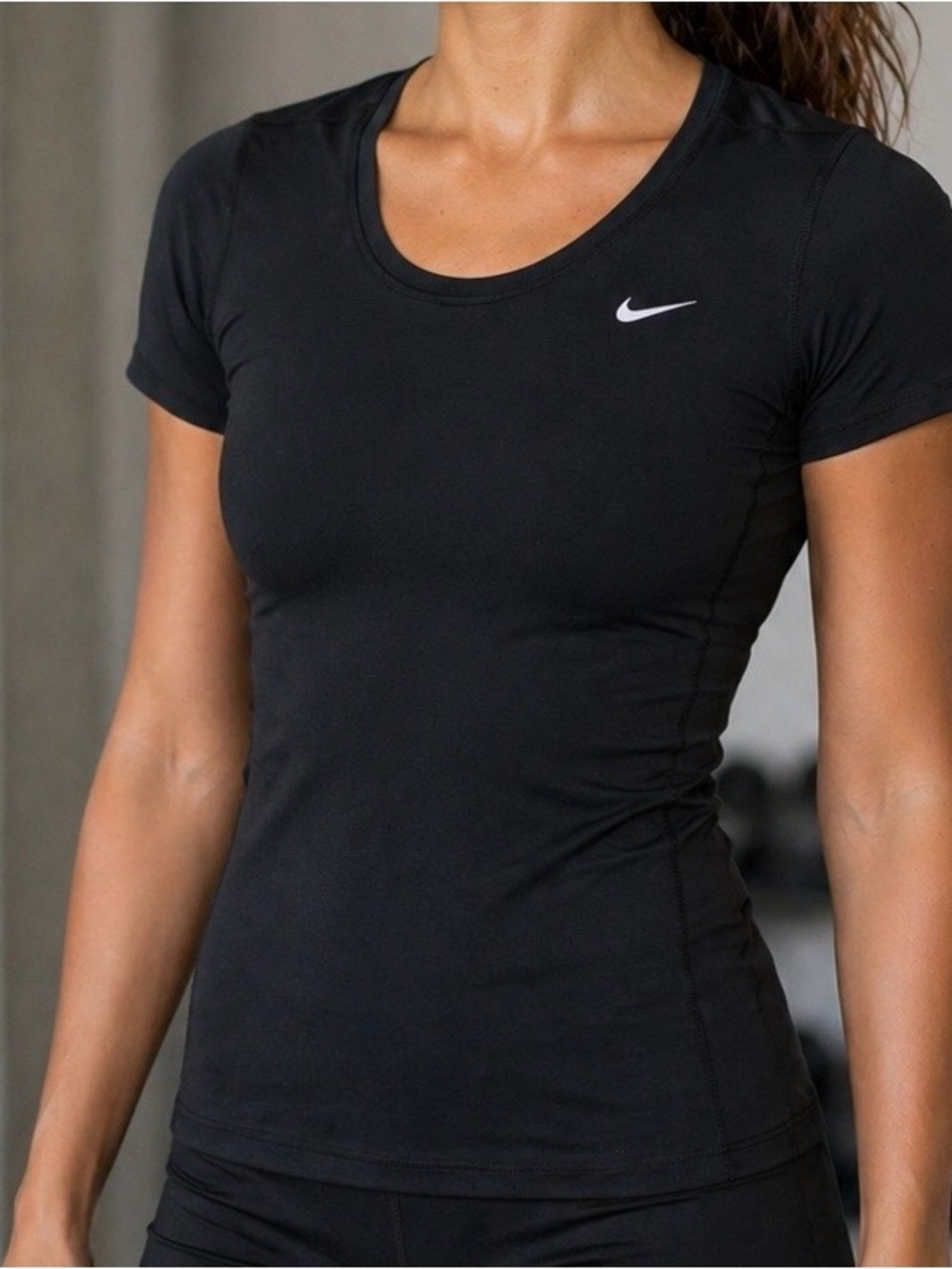 Nike Women’s Black Dri-FIT Short Sleeve Tee Size Small